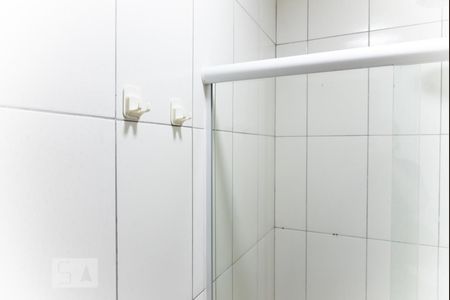 Banheiro de kitnet/studio para alugar com 1 quarto, 25m² em Vila Cunha Bueno, São Paulo