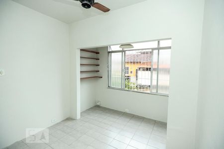 Sala de casa para alugar com 2 quartos, 80m² em Pilares, Rio de Janeiro