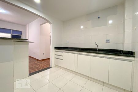 Apartamento para alugar com 74m², 2 quartos e 1 vagaCozinha