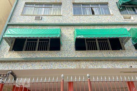 Apartamento para alugar com 74m², 2 quartos e 1 vagaFachada