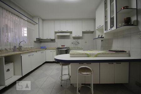 Cozinha de casa para alugar com 3 quartos, 120m² em Vila Yolanda, Osasco