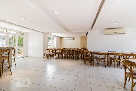 Casa de condomínio à venda com 240m², 3 quartos e 2 vagassalao de festas