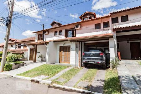 Casa de condomínio à venda com 240m², 3 quartos e 2 vagasfachada