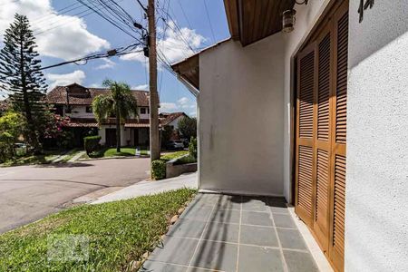Casa de condomínio à venda com 240m², 3 quartos e 2 vagasvaranda