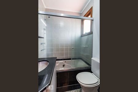 Casa de condomínio à venda com 240m², 3 quartos e 2 vagasBanheiro da Suíte