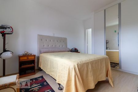 Casa de condomínio à venda com 330m², 3 quartos e 4 vagasSuíte 1