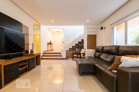 Sala de casa à venda com 3 quartos, 330m² em Alphaville, Santana de Parnaíba
