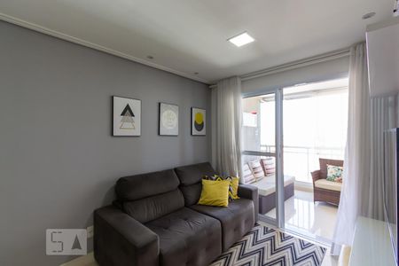Sala de apartamento para alugar com 3 quartos, 75m² em Parque Reboucas, São Paulo