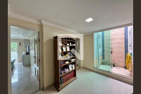 Casa de condomínio à venda com 296m², 4 quartos e 3 vagasHall Íntimo 