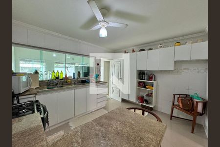 Casa de condomínio à venda com 296m², 4 quartos e 3 vagasCozinha