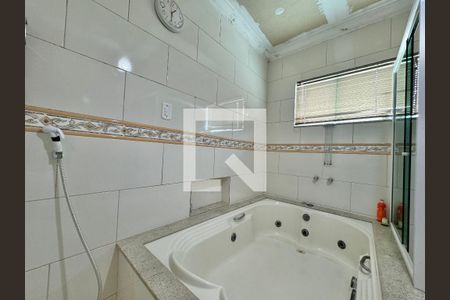 Casa de condomínio à venda com 296m², 4 quartos e 3 vagasSuíte 1 Master - Banheiro