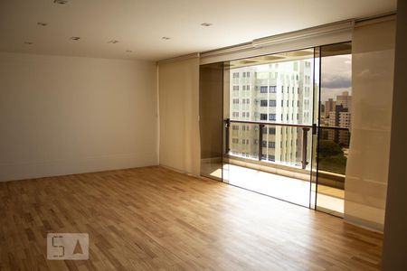 Sala de apartamento para alugar com 4 quartos, 230m² em Centro, Jundiaí
