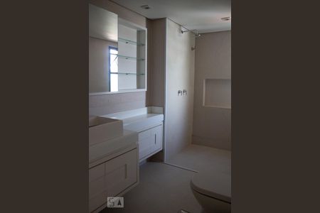 Apartamento para alugar com 230m², 4 quartos e 3 vagasBanheiro da Suíte 2