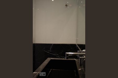 Apartamento para alugar com 230m², 4 quartos e 3 vagasLavabo