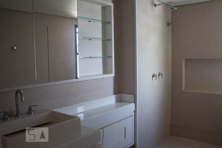 Apartamento para alugar com 230m², 4 quartos e 3 vagasBanheiro da Suíte 2