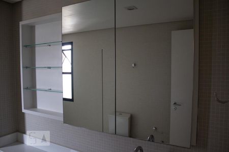 Apartamento para alugar com 230m², 4 quartos e 3 vagasBanheiro da Suíte 1