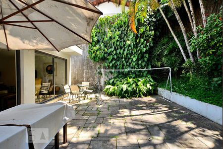 Casa à venda com 250m², 3 quartos e 2 vagasÁrea comum