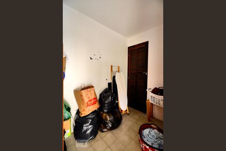 Casa à venda com 250m², 3 quartos e 2 vagasQuarto de Serviço