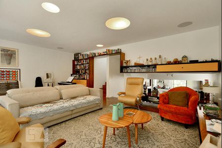 Casa à venda com 250m², 3 quartos e 2 vagasSala