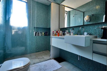 Casa à venda com 250m², 3 quartos e 2 vagasBanheiro da Suíte