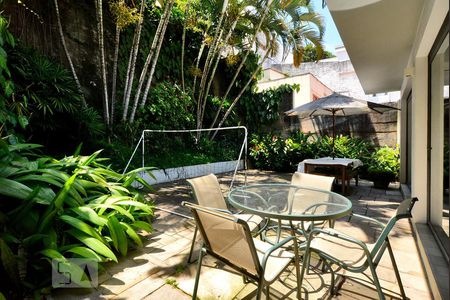 Casa à venda com 250m², 3 quartos e 2 vagasÁrea comum