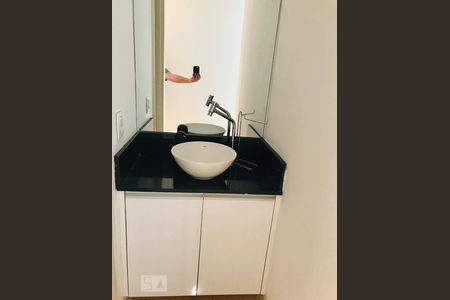 Apartamento à venda com 49m², 2 quartos e 1 vaga Apartamento à venda com 49m², 2 quartos e 1 vagaBanheiro