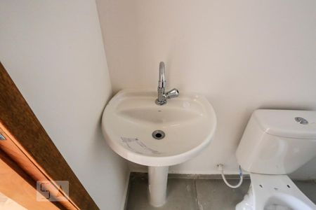 Banheiro de apartamento para alugar com 1 quarto, 28m² em Vila Nair, São Paulo