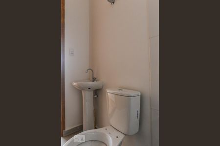 Banheiro de apartamento para alugar com 1 quarto, 28m² em Vila Nair, São Paulo