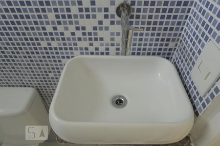 Banheiro de kitnet/studio à venda com 1 quarto, 18m² em Vila Buarque, São Paulo