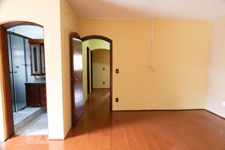 Casa à venda com 140m², 3 quartos e 3 vagas Casa à venda com 140m², 3 quartos e 3 vagasSuite