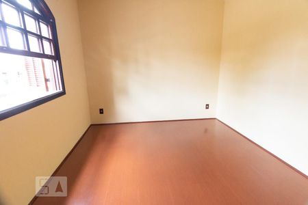 Casa à venda com 140m², 3 quartos e 3 vagas Casa à venda com 140m², 3 quartos e 3 vagasDormitório 2