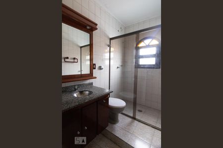 Casa à venda com 140m², 3 quartos e 3 vagas Casa à venda com 140m², 3 quartos e 3 vagasBanheiro