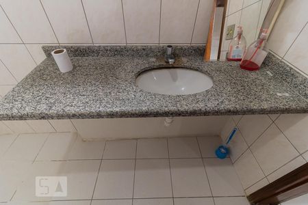 Detalhe banheiro de casa para alugar com 2 quartos, 70m² em Vila Bancária, São Paulo