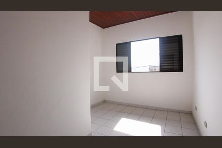 Quarto 1 de casa para alugar com 2 quartos, 70m² em Vila Bancária, São Paulo