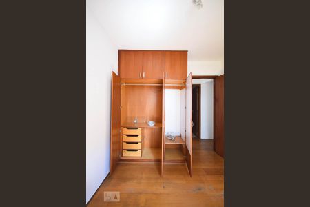 Apartamento à venda com 92m², 3 quartos e 1 vaga Apartamento à venda com 92m², 3 quartos e 1 vagaArmário do Quarto 1