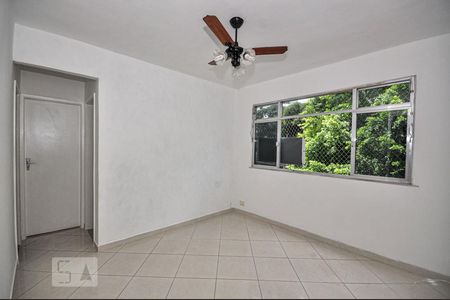 Sala de apartamento para alugar com 2 quartos, 50m² em Pechincha, Rio de Janeiro