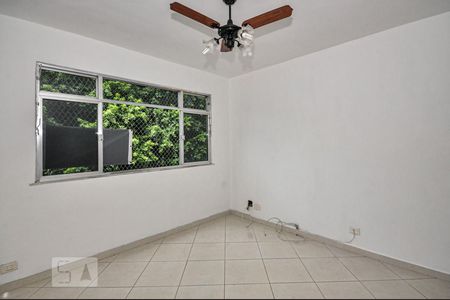 Sala de apartamento para alugar com 2 quartos, 50m² em Pechincha, Rio de Janeiro