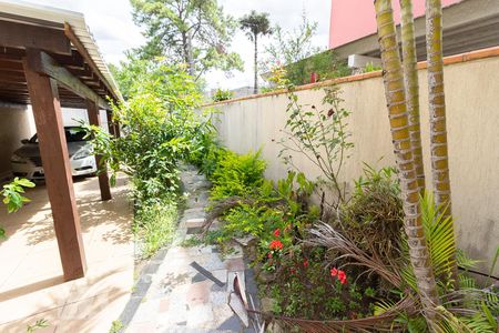 Casa para alugar com 265m², 4 quartos e 2 vagasFachada