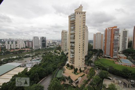 Vista  de apartamento para alugar com 1 quarto, 70m² em Jardim Fonte do Morumbi, São Paulo