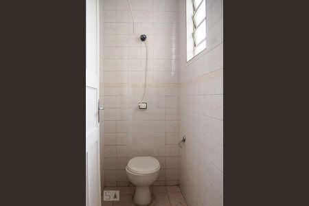 Apartamento à venda com 115m², 2 quartos e sem vaga Apartamento à venda com 115m², 2 quartos e sem vagaBanheiro de Serviço