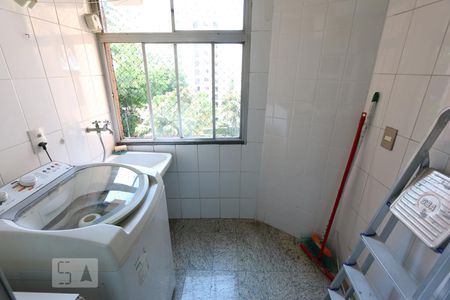 Apartamento à venda com 70m², 2 quartos e 2 vagasarea de serviço