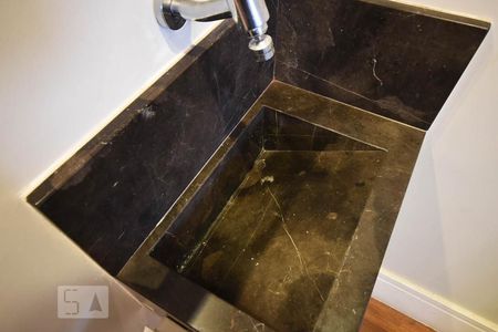 Lavabo de apartamento à venda com 2 quartos, 103m² em Jardim Monte Kemel, São Paulo