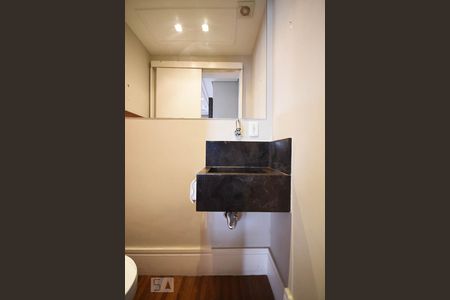 Lavabo de apartamento à venda com 2 quartos, 103m² em Jardim Monte Kemel, São Paulo