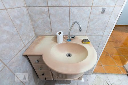 Casa à venda com 100m², 4 quartos e 2 vagasBanheiro - Edícula