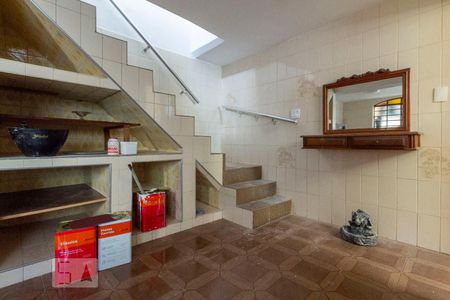 Escada Acesso Quartos (Parte Inferior) de casa à venda com 4 quartos, 200m² em Vila Santana, São Paulo
