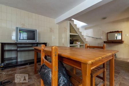 Casa à venda com 200m², 4 quartos e 3 vagas Casa à venda com 200m², 4 quartos e 3 vagasCozinha