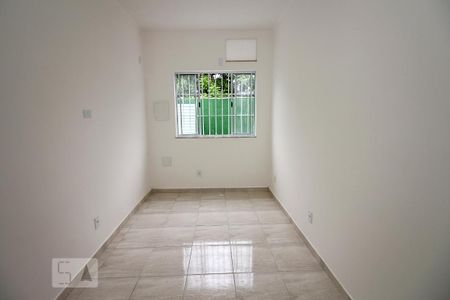 Quarto 1 de casa à venda com 2 quartos, 60m² em Irajá, Rio de Janeiro
