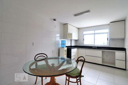 Apartamento à venda com 197m², 3 quartos e 2 vagasCozinha