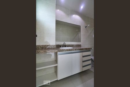 Apartamento à venda com 197m², 3 quartos e 2 vagasBanheiro da Suíte 3