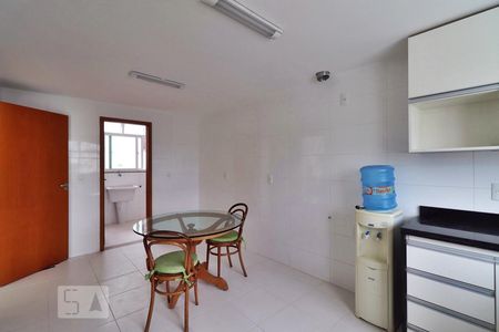 Apartamento à venda com 197m², 3 quartos e 2 vagasCozinha